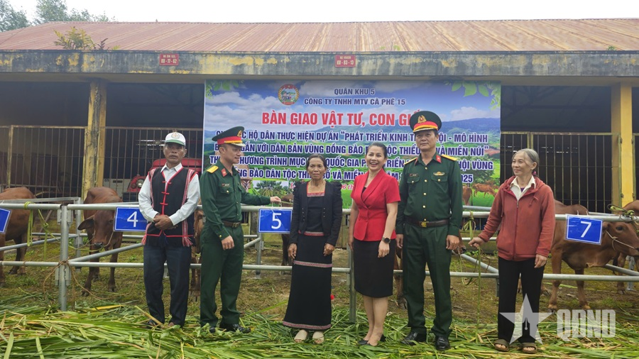 Chung sức giảm nghèo vùng đồng bào dân tộc